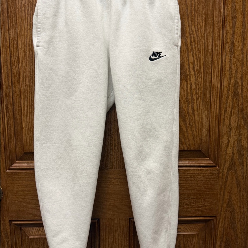 Nike White teenage Fleece Joggers with Black Logo